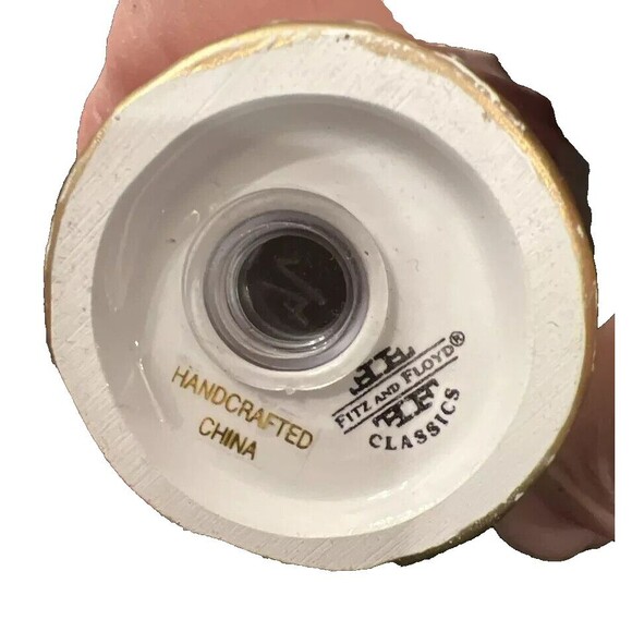 Fitz and Floyd Christmas‎ Classics HOLIDAY PINE Salt and Pepper Shaker Set. - Picture 4 of 5